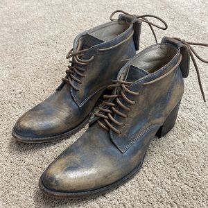 Freebird sidra size 10 in ice color